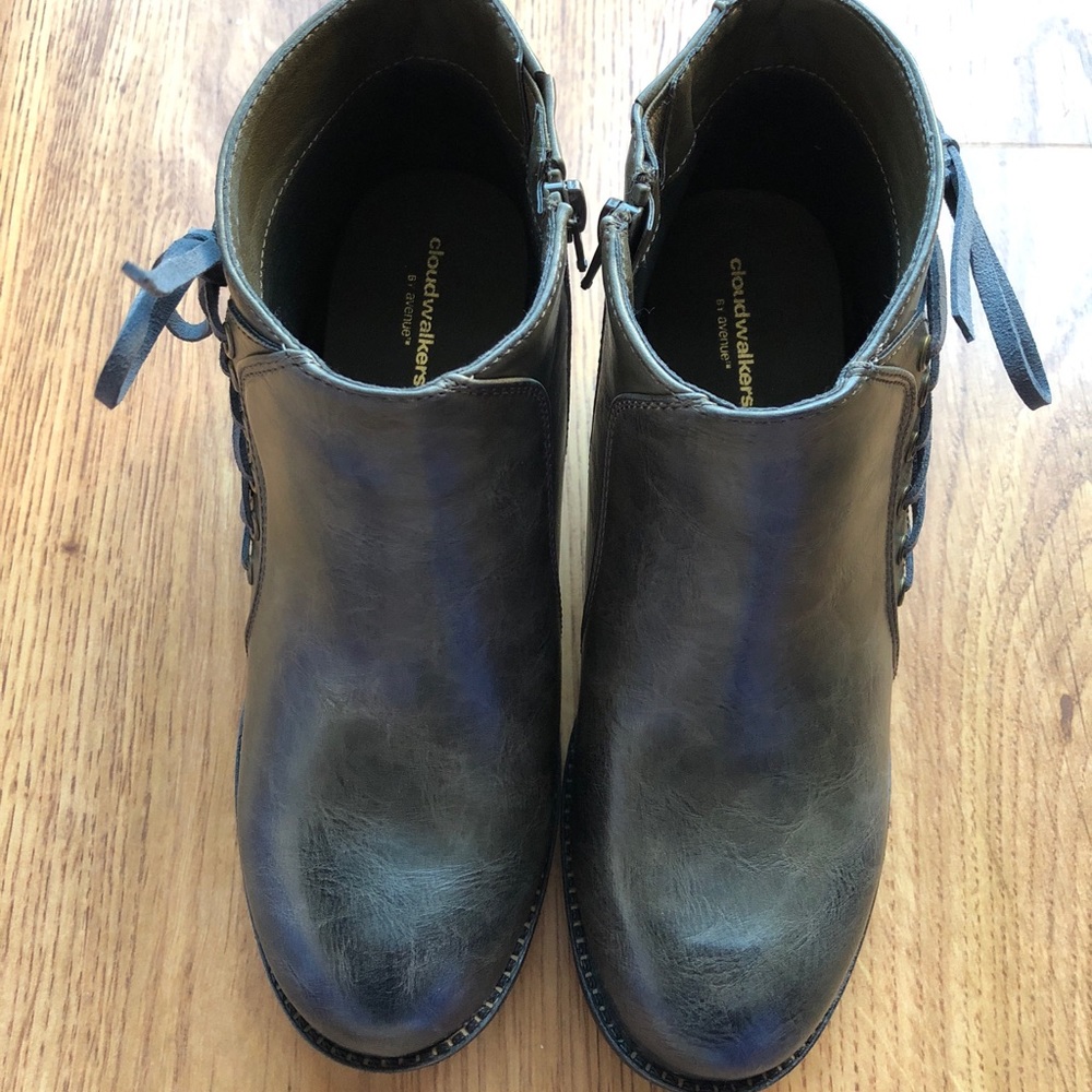 Brand New Beautiful Olive Booties - Picture 2 of 6